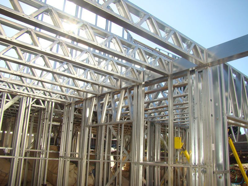 経済的な軽量冷間成形鋼屋根トラス システム

