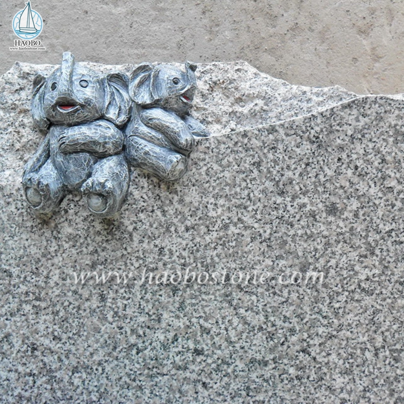 中国灰色の花崗岩 G623 フランス式葬儀用墓石
