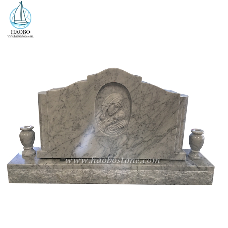 カラーラ ホワイト マーブル 聖母マリア 刻まれた記念の墓石
