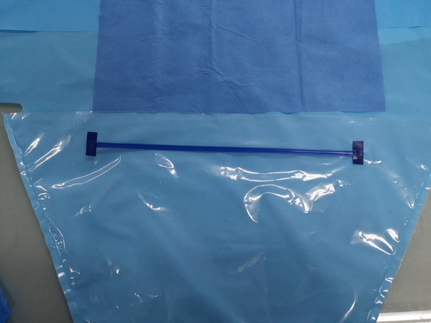 袋が付いている臀部のドレープの下の医学の使い捨て可能な外科ドレープの無菌

