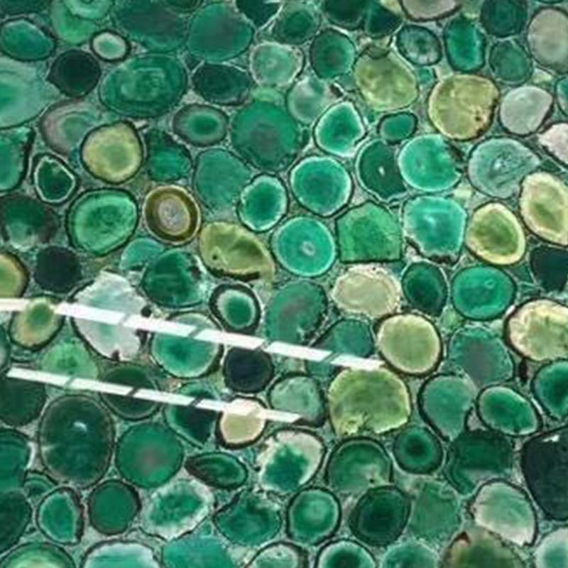 ガラスタイルと合成された緑瑪瑙の平板
